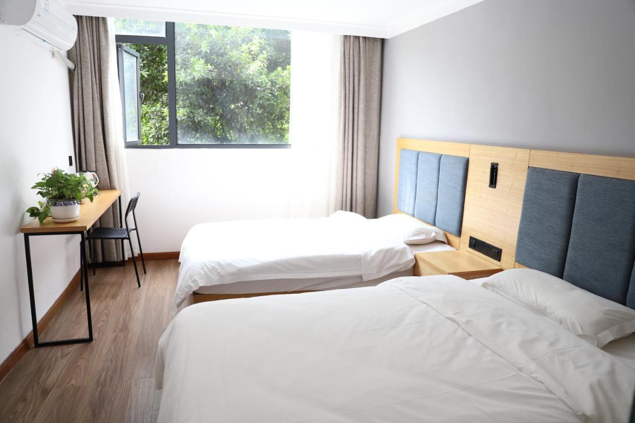 Travel Light Inn Guilin Exterior photo