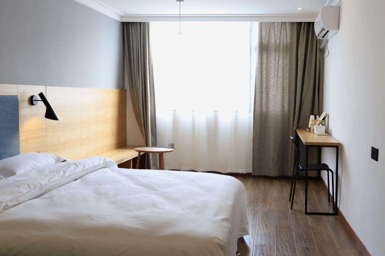 Travel Light Inn Guilin Exterior photo