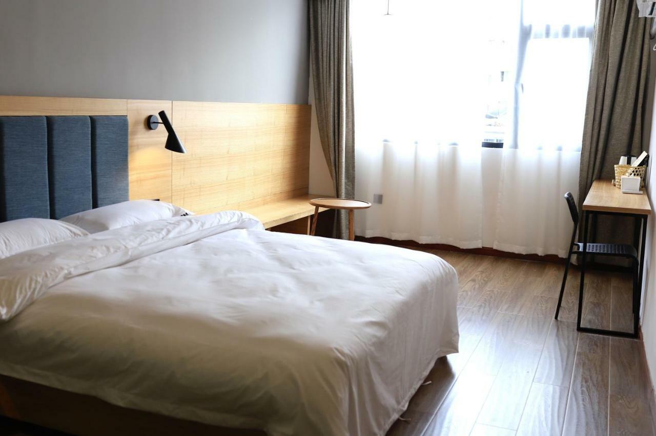 Travel Light Inn Guilin Exterior photo